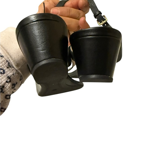 Cole Haan Tali Grand Bow
Womens 101/2 Black Leather Wedge Heel Sandals Strappy - Picture 10 of 15